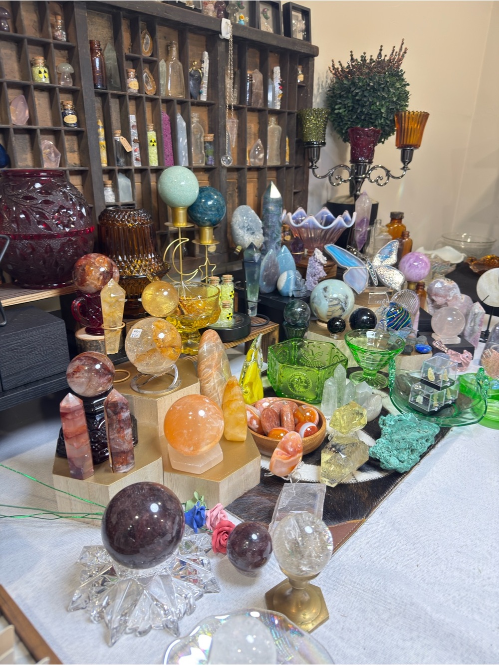 🔮LIVE SALE🔮Crystals, Specimens, Bracelets, Necklaces, Crystal Carvings - Picture 3 of 4